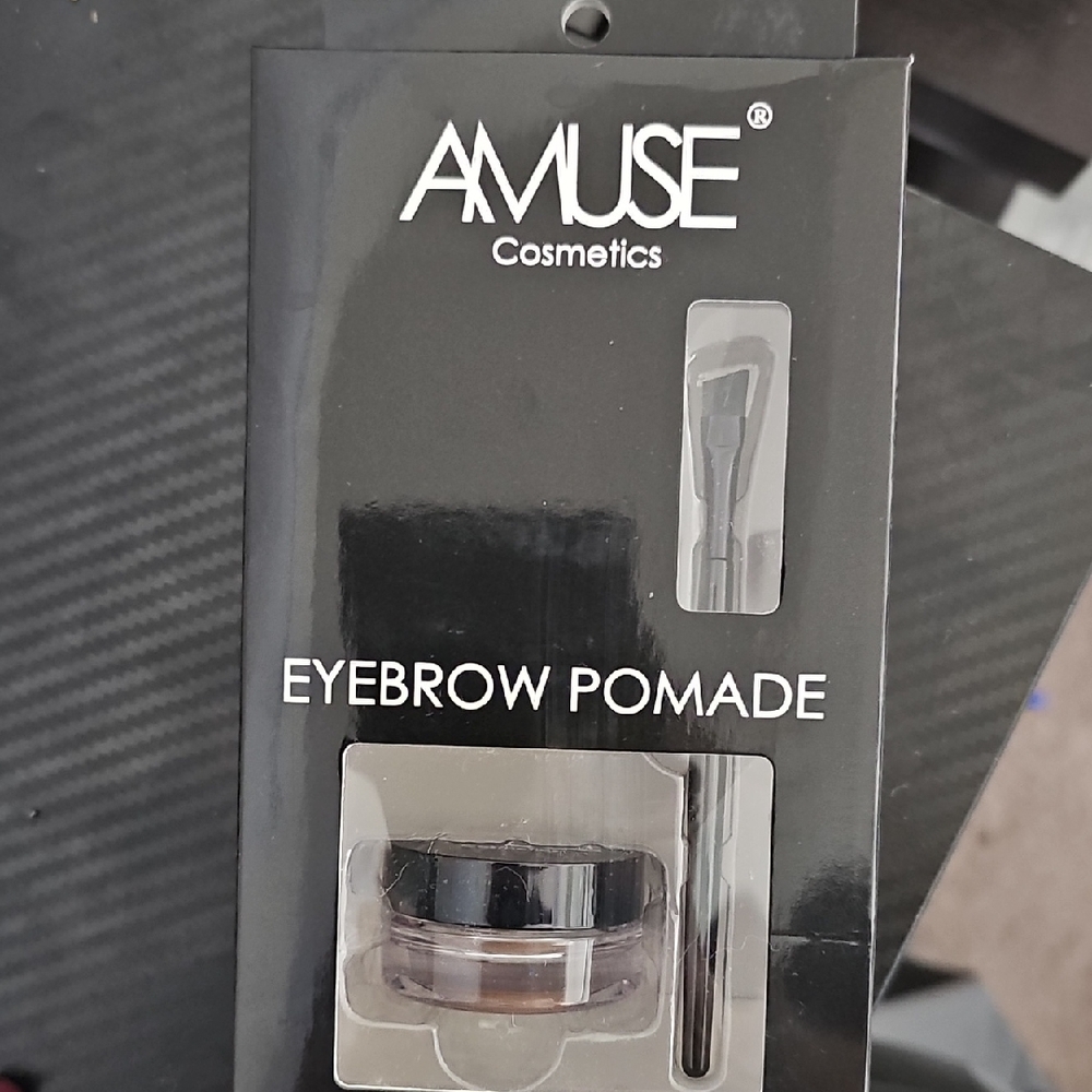 Amuse  Cosmetics Eyebrow Pomade with Brush. Blonde